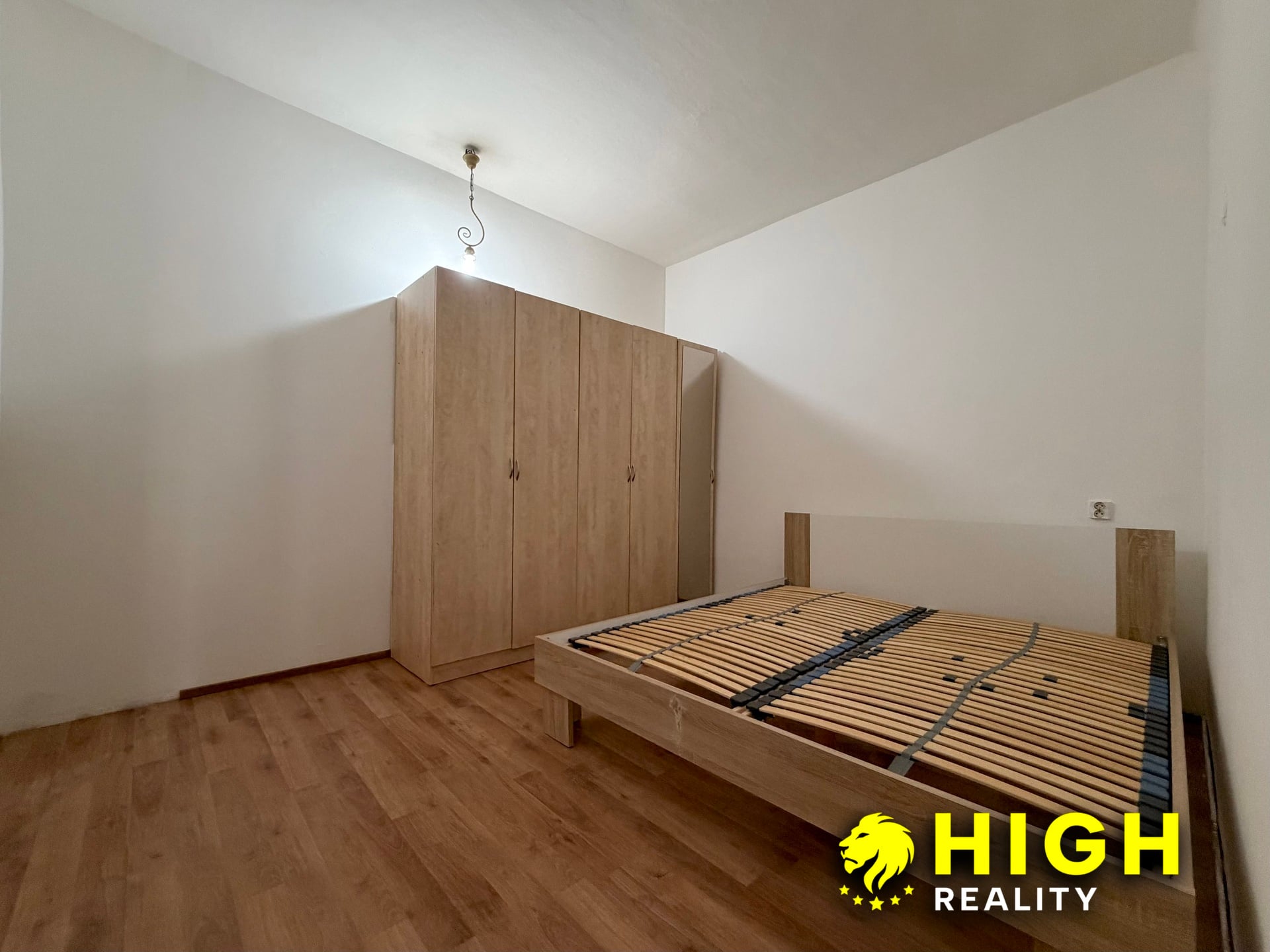 Pronájem bytu 3+1 80 m² se zahradou, Plzeň - Roudná – foto 5